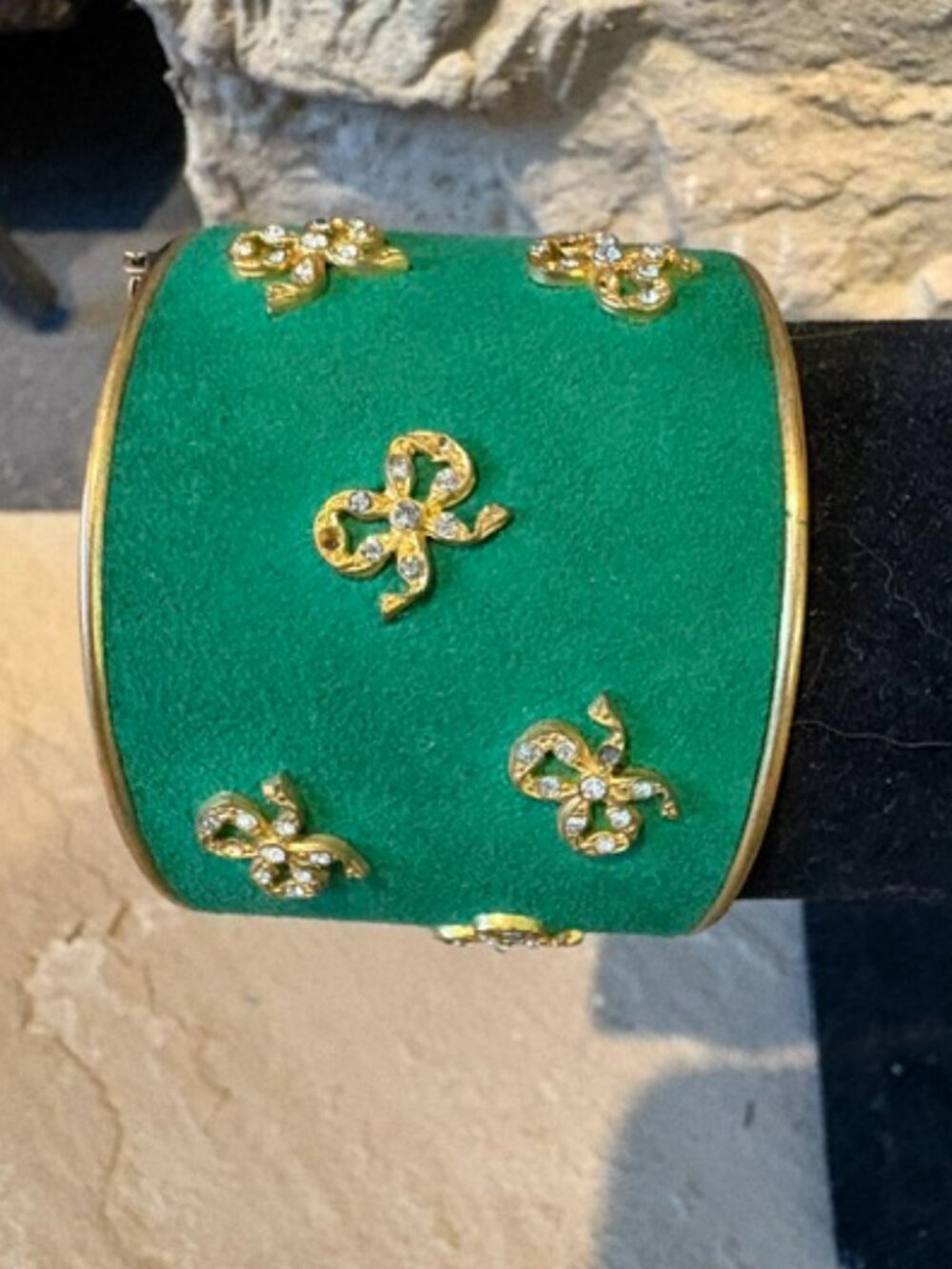 Rare Vintage Henri a la Pensee France Green Suede Bow Rhinestone Gold Tone Cuff